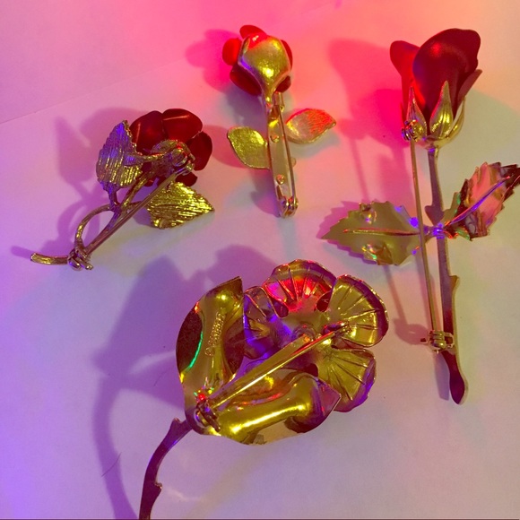 💥FREE w/ANY PURCHASE🌹Vintage Rose Brooch - Picture 3 of 4